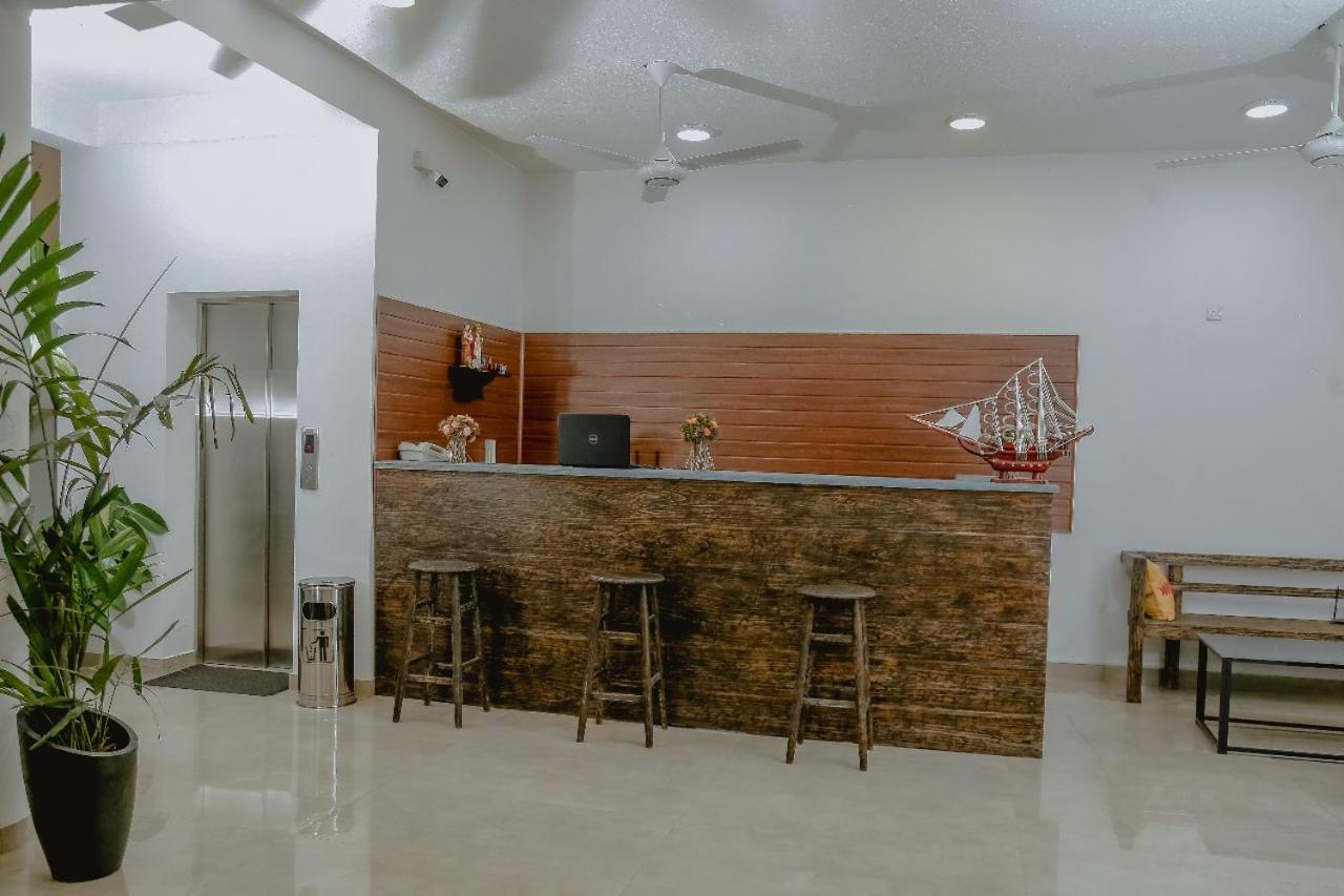 Lucky Transit Hotel - Katunayake Airport Экстерьер фото
