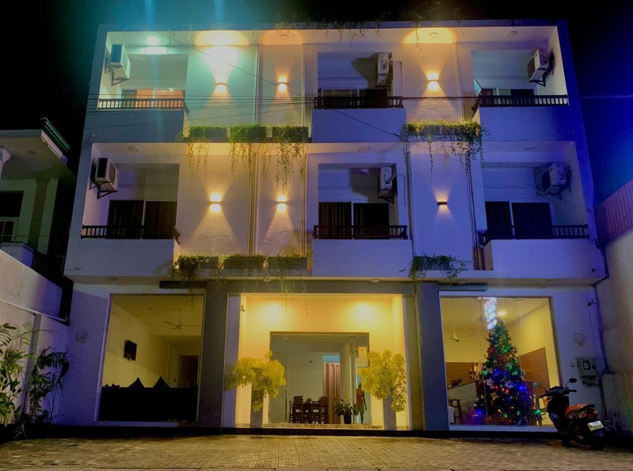 Lucky Transit Hotel - Katunayake Airport Экстерьер фото