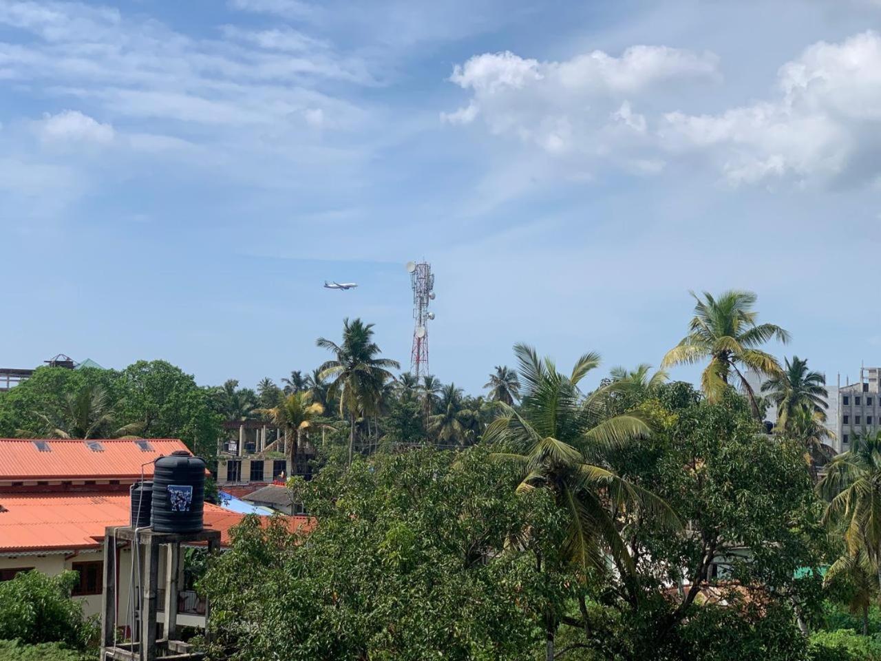 Lucky Transit Hotel - Katunayake Airport Экстерьер фото